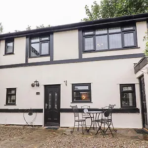 mayfield-cottage.hotelsin-chester.com/